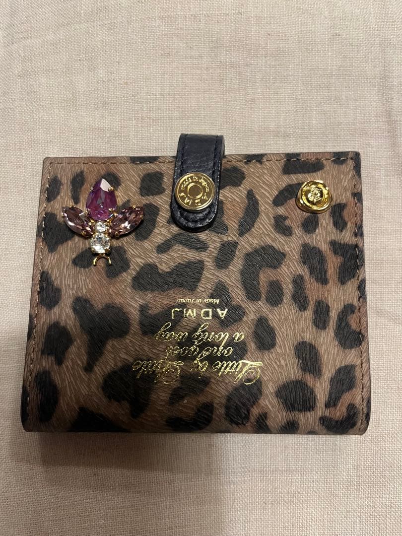 エーディーエムジェイ ＴＨＥ　ＢＥＥ 牛革ヘアカーフ型押し ミニウォレット