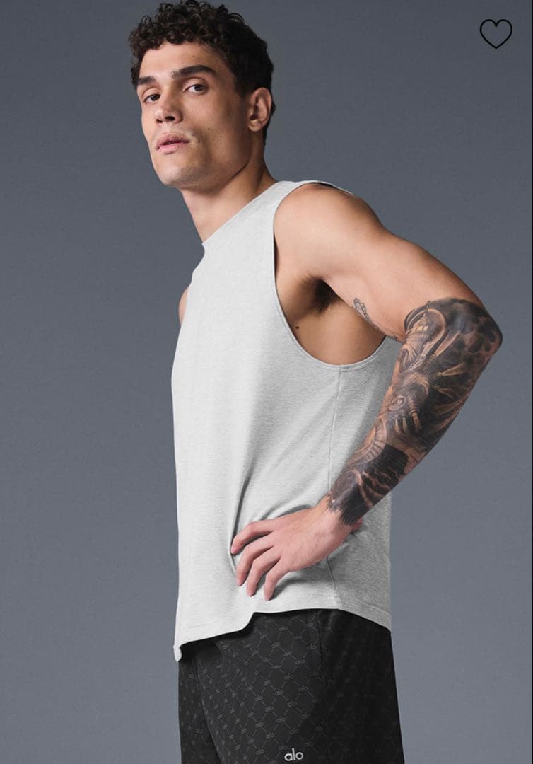 【新品タグ付】alo yoga （アローヨガ）タンクトップ L