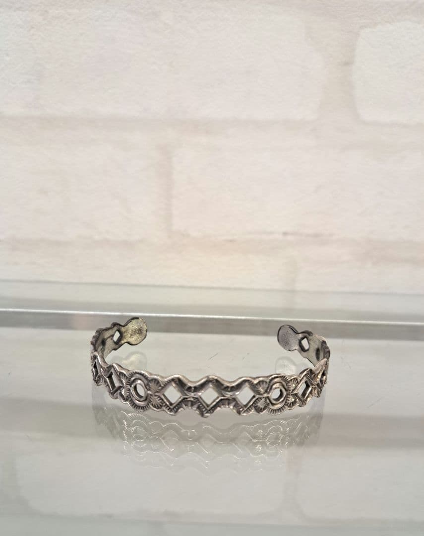 ナバホ族 NAVAJO ケビンラモーン バングル シルバー