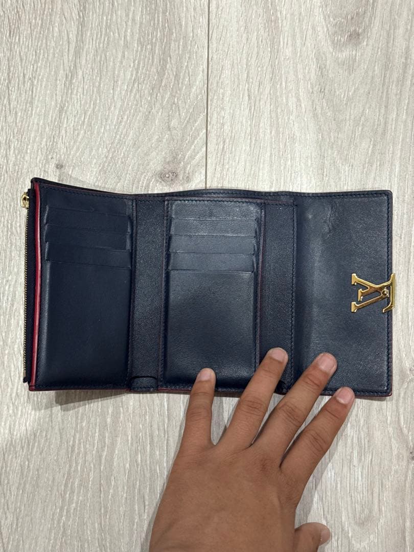 ルイヴィトン ポルトフォイユ カプシーヌ コンパクト　マリーヌルージュ