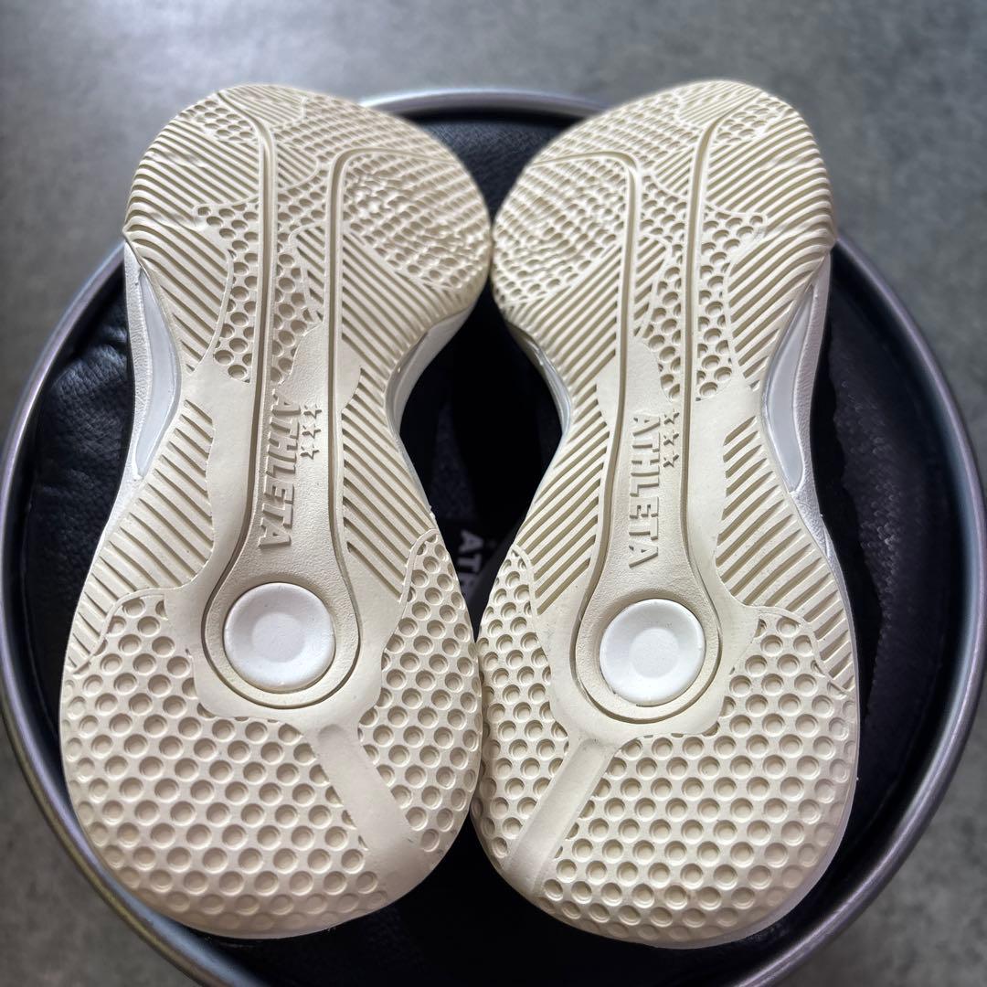 アスレタシューズ新品２４㎝