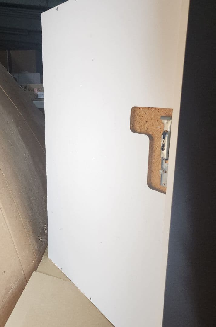 ガツンと大幅値引き ヨーロッパ最高級 可動式回転棚 ウォールユニット 吊り戸棚