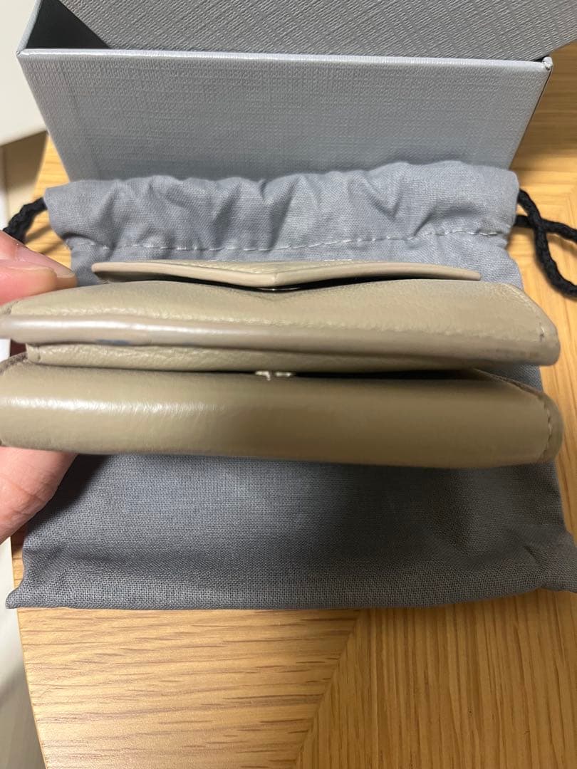 バレンシアガ ペーパーミニウォレット ベージュ 財布