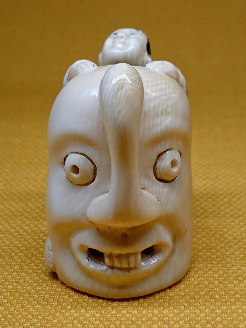 人形　 細密彫刻　根付　天然素材　置物　インテリア　工芸品　美術品　A2559