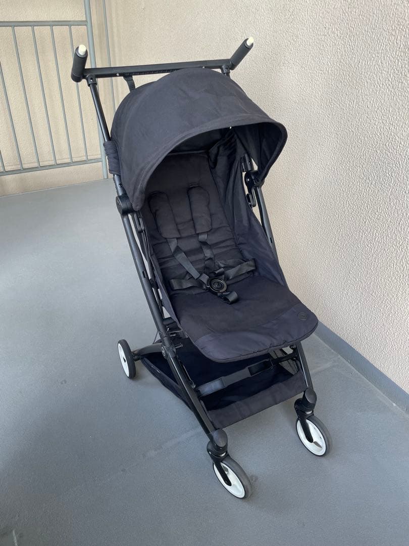 サイベックス折りたたみベビーカーブラック