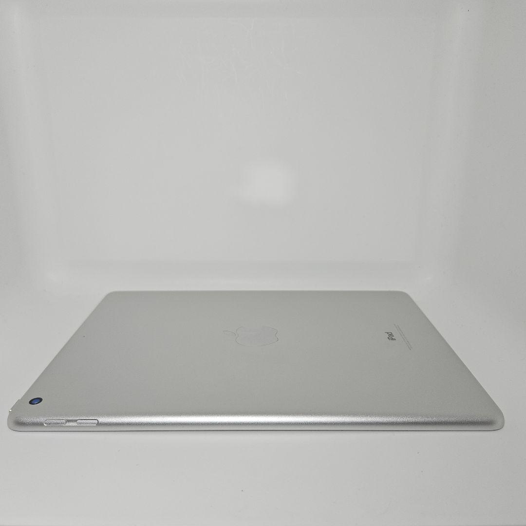 美品 動作品 iPad 第6世代 A1893 Wi-Fi シルバー 32GB