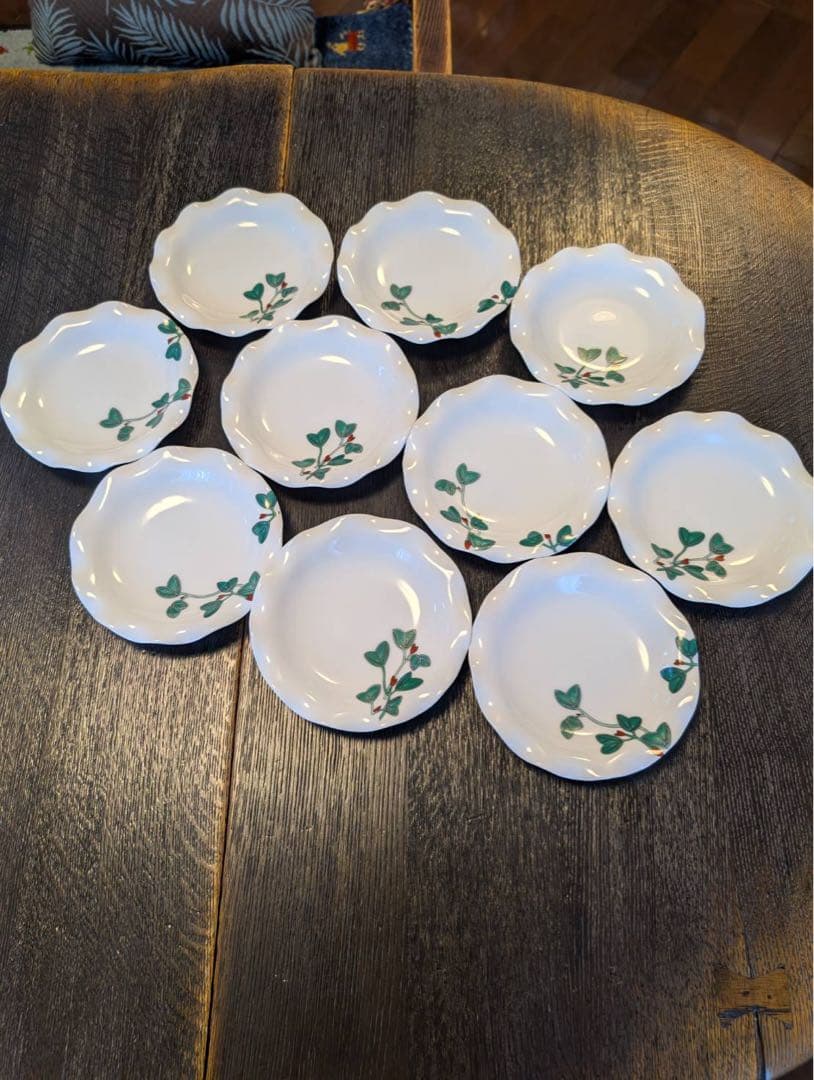 深川製磁の葉模様の波型皿セット 10枚