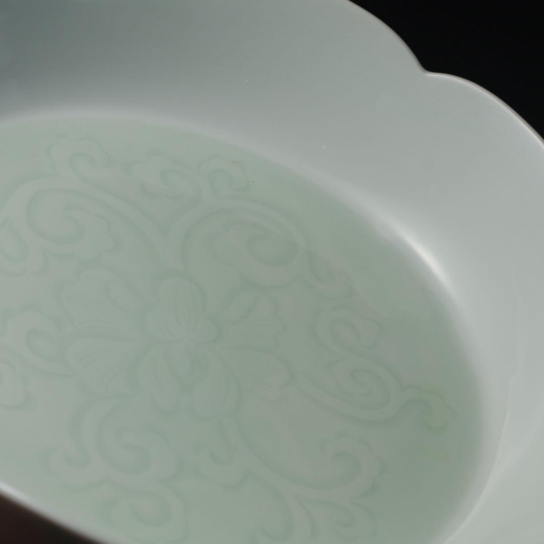 人間国宝　井上萬二　青白磁彫文鉢　共箱　R1491ダK2