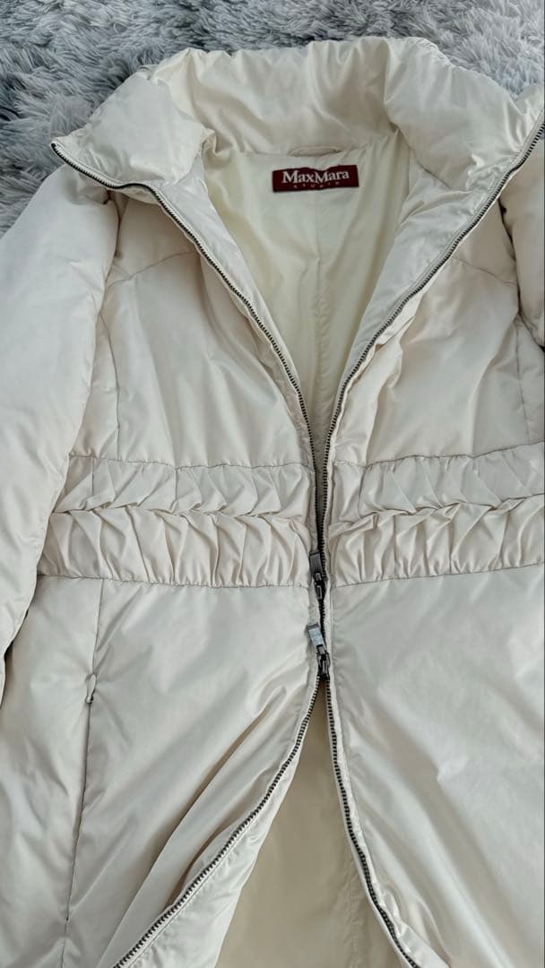 【Man Mara】ホワイトダウン　高級感お上品かつおしゃれ