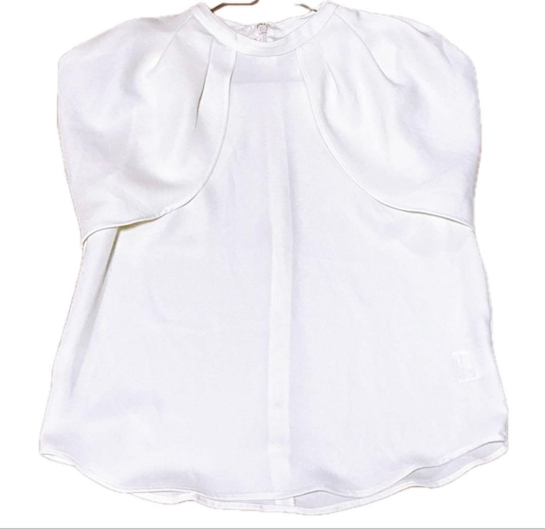 anuans アニュアンス　フォルムショルダーブラウス ホワイト