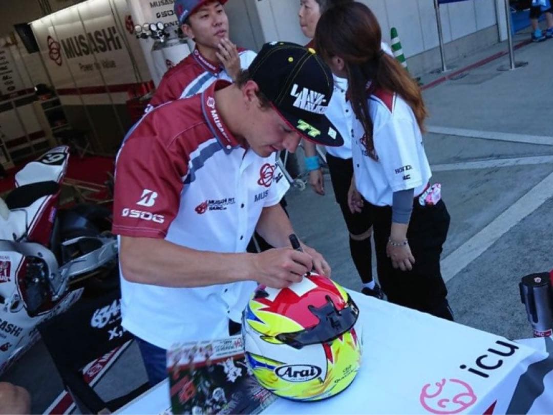 アライ バイク用ヘルメット ドミニク・エガーターサイン入り