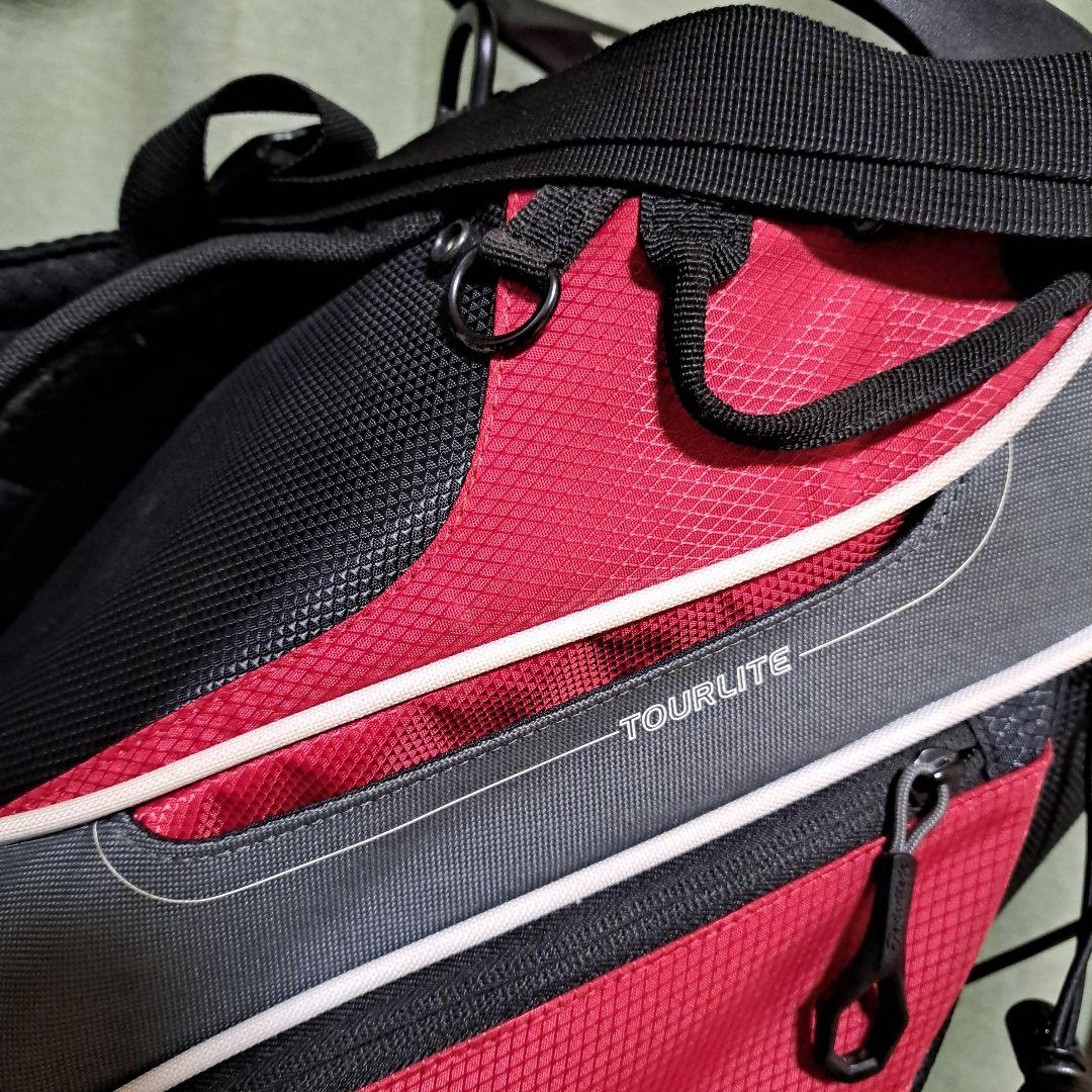 TaylorMadeスタンド式キャディバッグ 黒/赤。フード付き。極美品！
