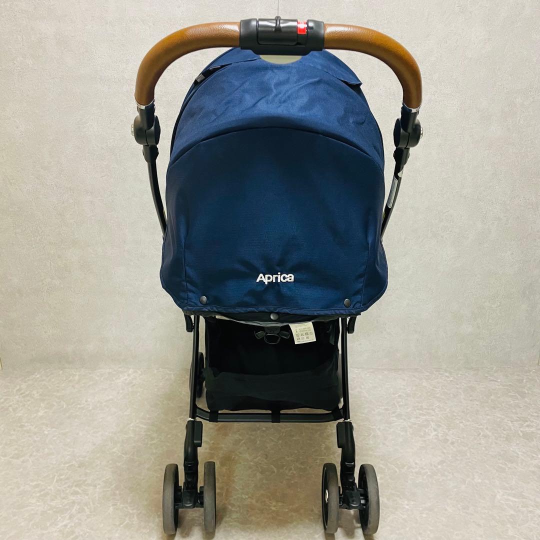 美品　ラクーナビッテクッション　ネイビー ストライプ レザーハンドル