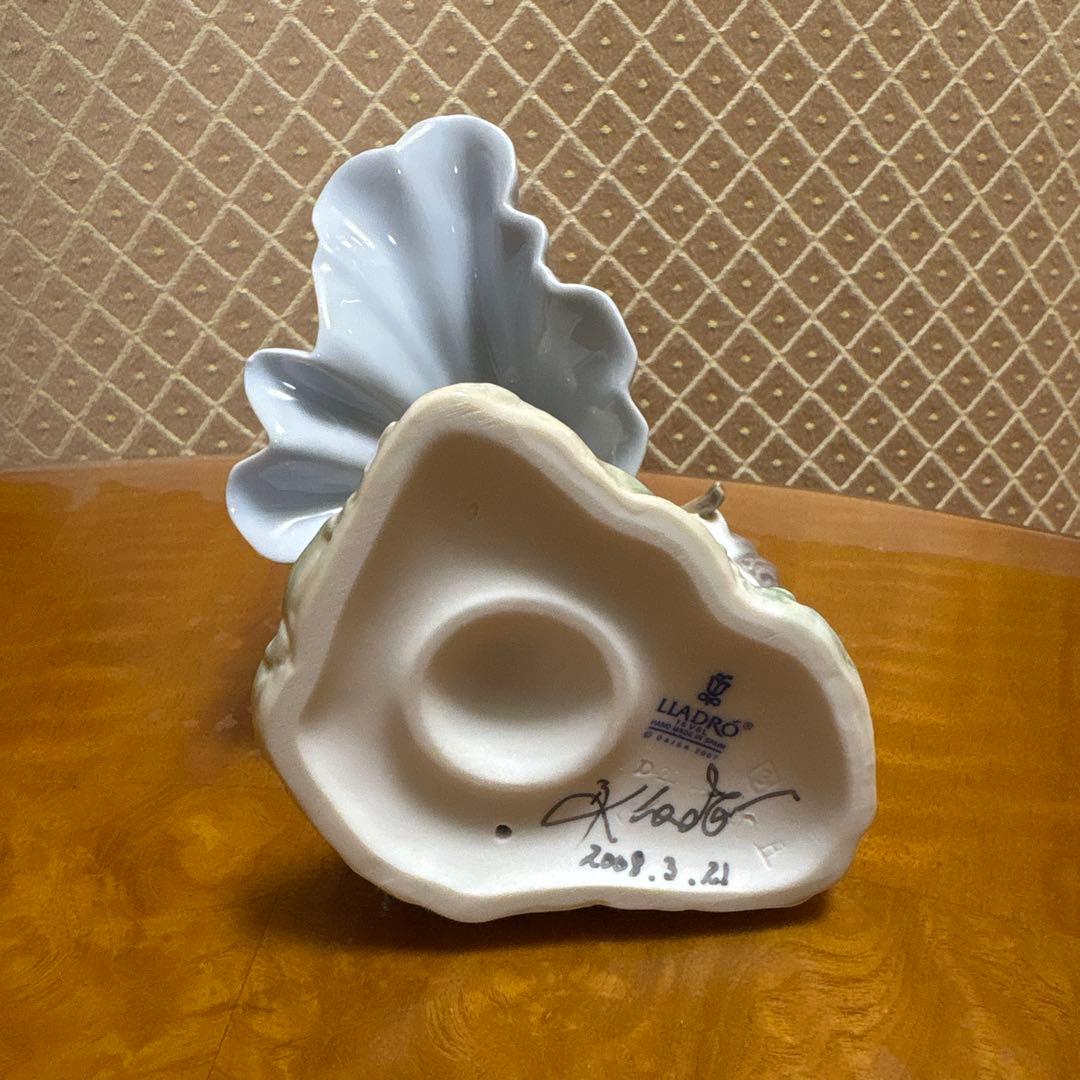 LLADRO　リヤドロ　【風にたくして】