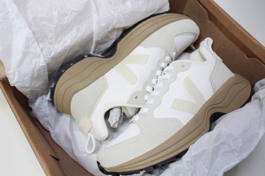 新品 VEJA スニーカー emmi別注 23cm 定価3万 レディース