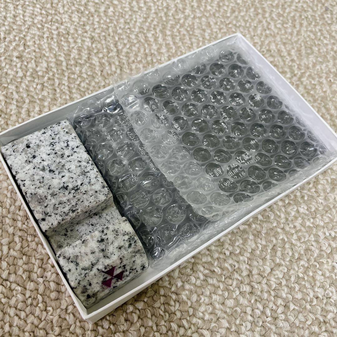 尹東柱 （ユン・ドンジュ） 記念碑 置物