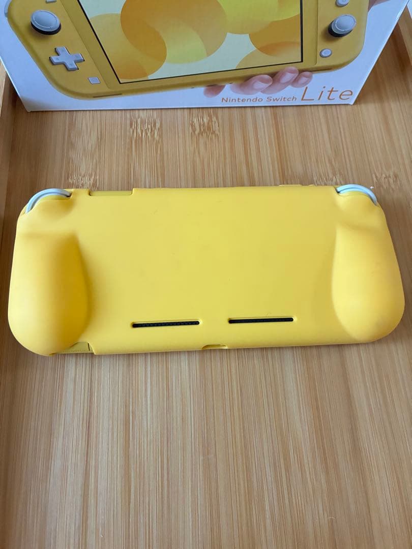 Nintendo Switch Lite イエロー 本体　付属品付き