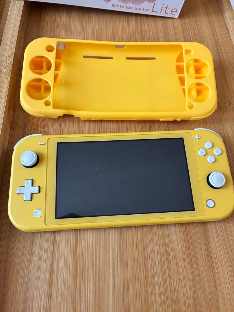 Nintendo Switch Lite イエロー 本体　付属品付き