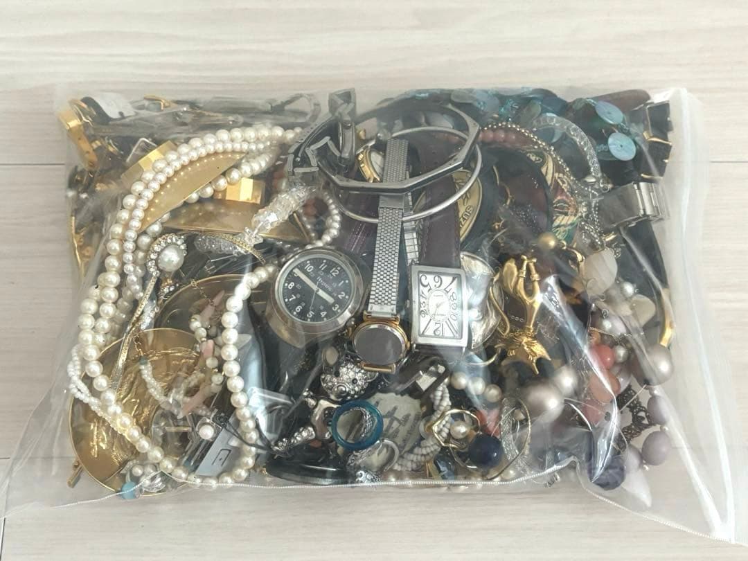 イミテーションアクセサリーまとめ売り約2.7kg