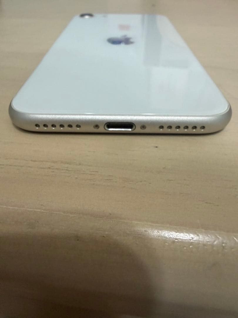 iPhone SE (第3世代) 64GB美品