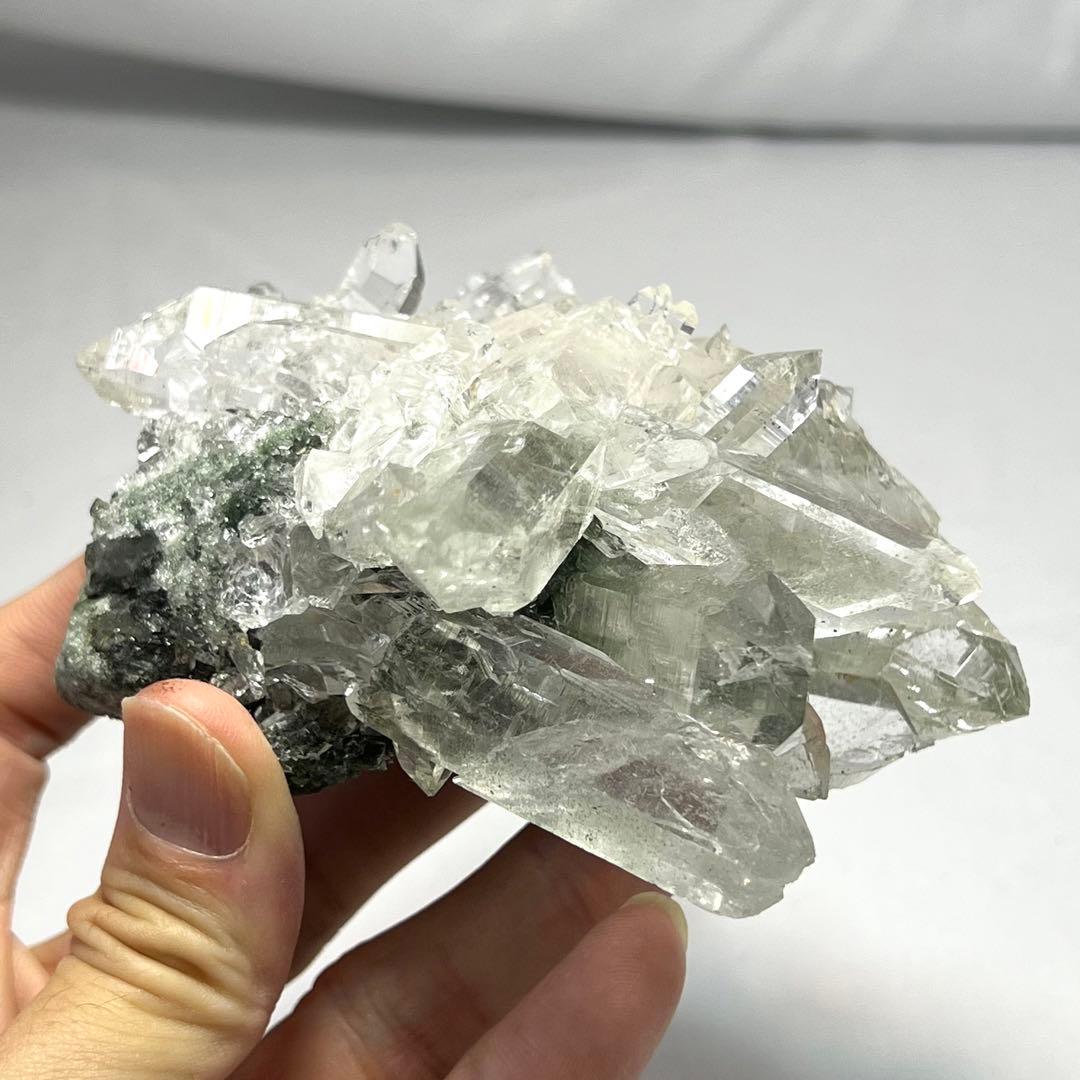 希少　マニハール　カテドラル入りクローライトクラスター　　ヒマラヤ水晶
