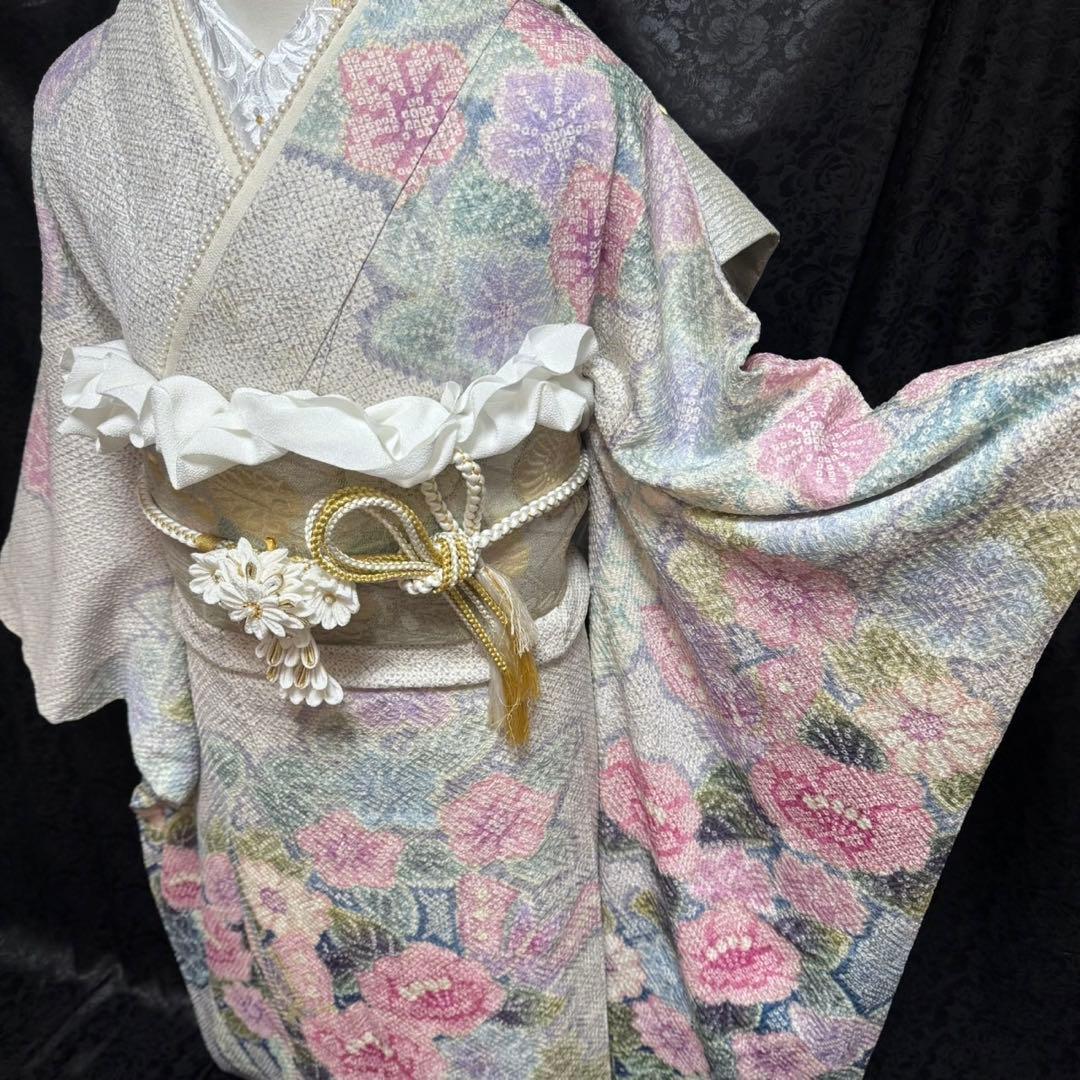 美品　総絞り　本絞り　蝶　灰紫　藤の花　淡色　逸品　フルセット　振袖　振り袖