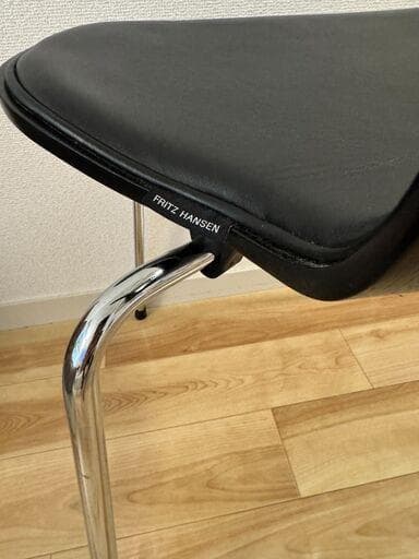 [名作]革張り Fritz Hansen（フリッツ・ハンセン）グランプリチェア