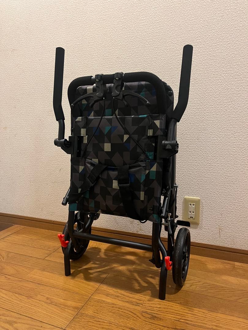 【超美品】SUMIZEN 車椅子 折り畳み 軽量 ノーパンクタイヤ 介助