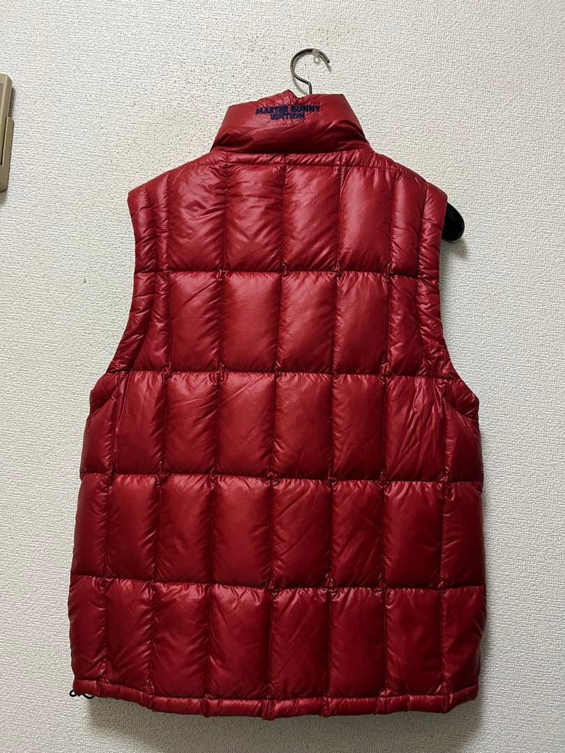 マスターバニーエディション　ナイロンダウンベスト/6　赤　ロゴ刺繍　ダウン80%