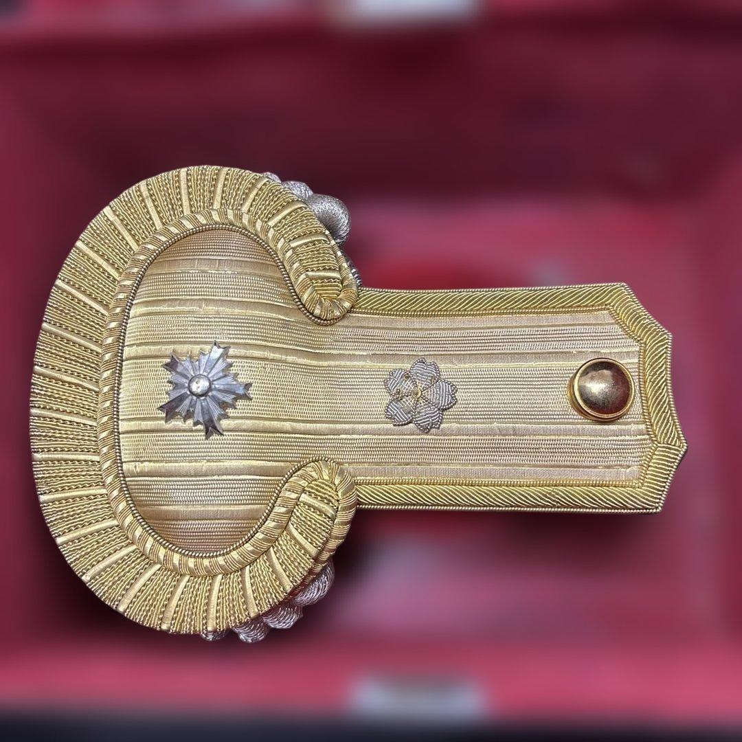 戦前警察・昭和十年制警部用正肩章（箱付き）