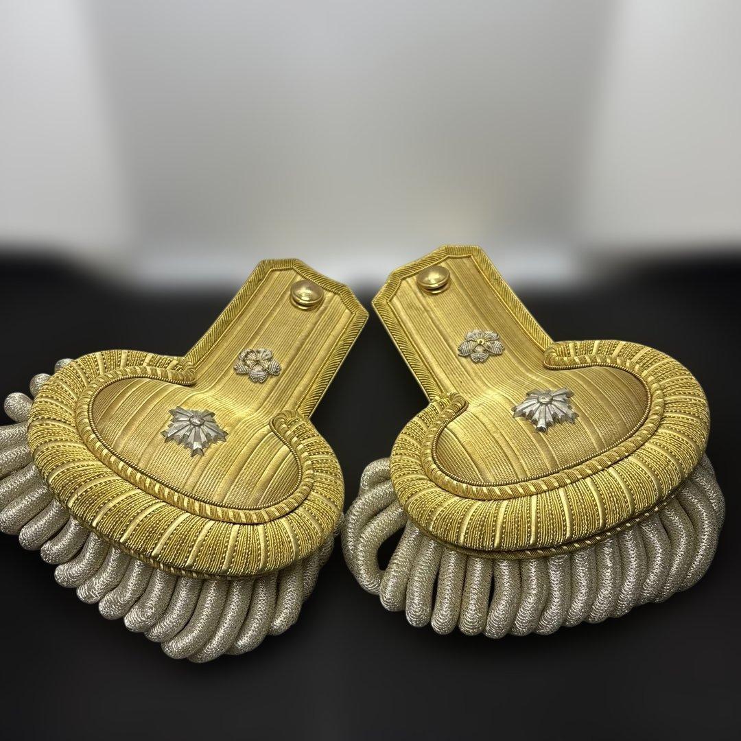 戦前警察・昭和十年制警部用正肩章（箱付き）