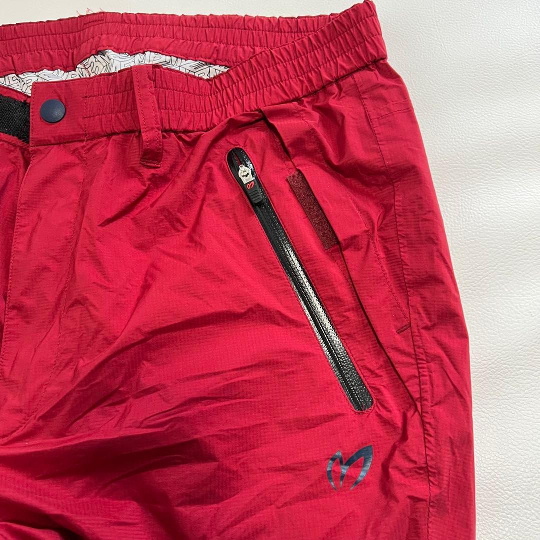 【レインウェア】マスターバニーエディション ゴルフパンツ 雨 耐水 レッド 総柄