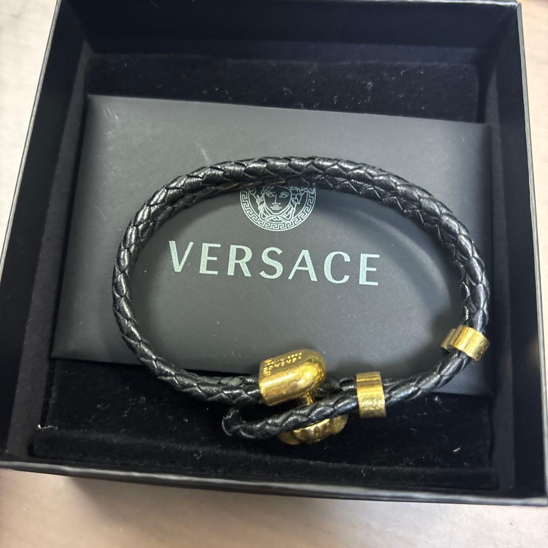 VERSACEのメデューサブレスレット