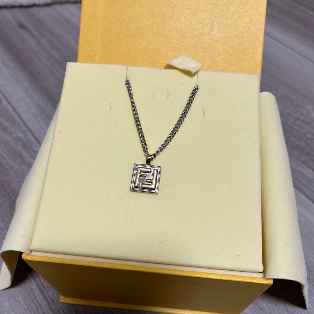 と*ら様 【最終値下げ‼️】FENDI 目黒蓮 着用 ネックレス FFロゴ