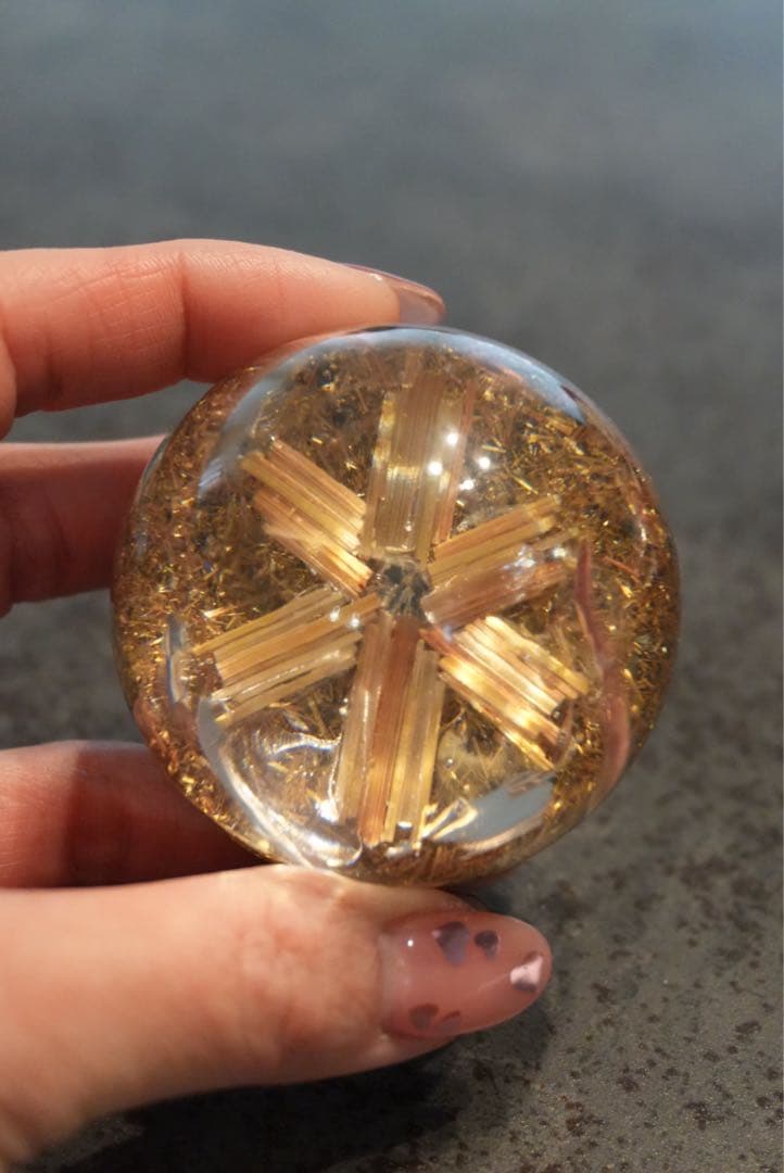 ルチルレジン　置物