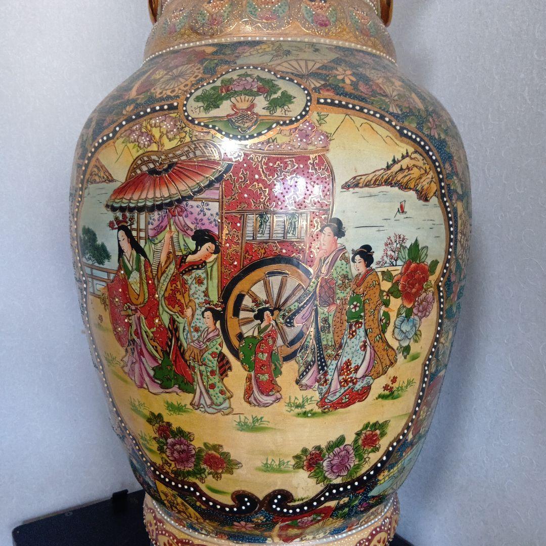 日本の伝統的な金色装飾陶器花瓶