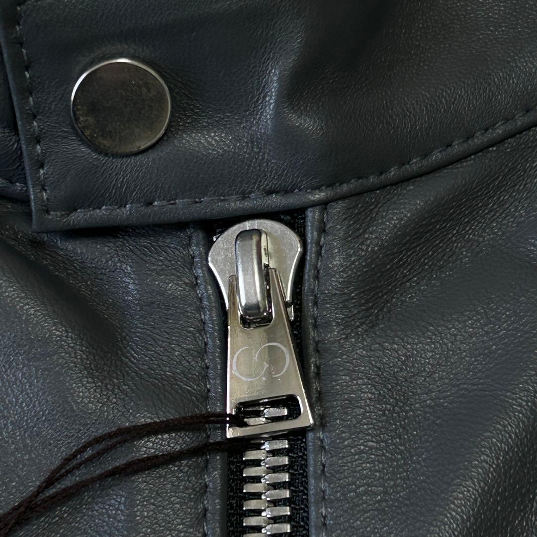 新品 未使用 25AWコムサメン ラムレザー シングルライダースジャケットL 灰