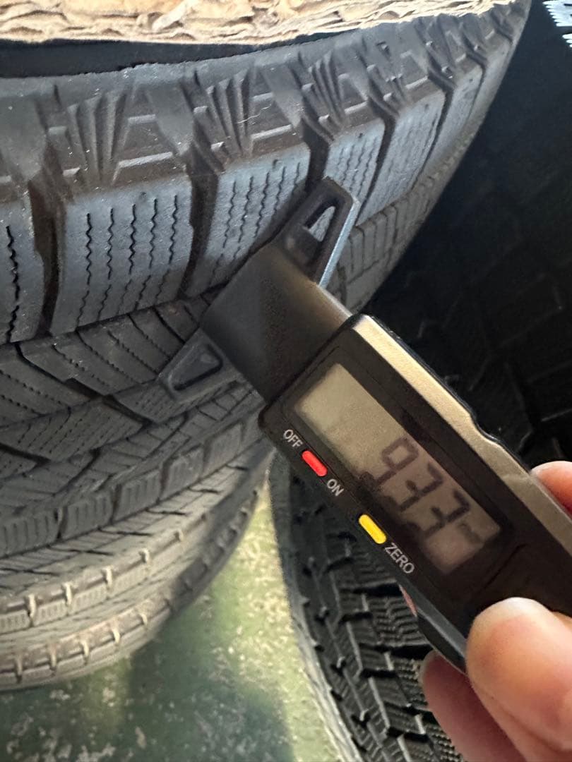 ブリヂストンVRX3 165/65R15スタッドレスタイヤ 15インチ溝約9mm