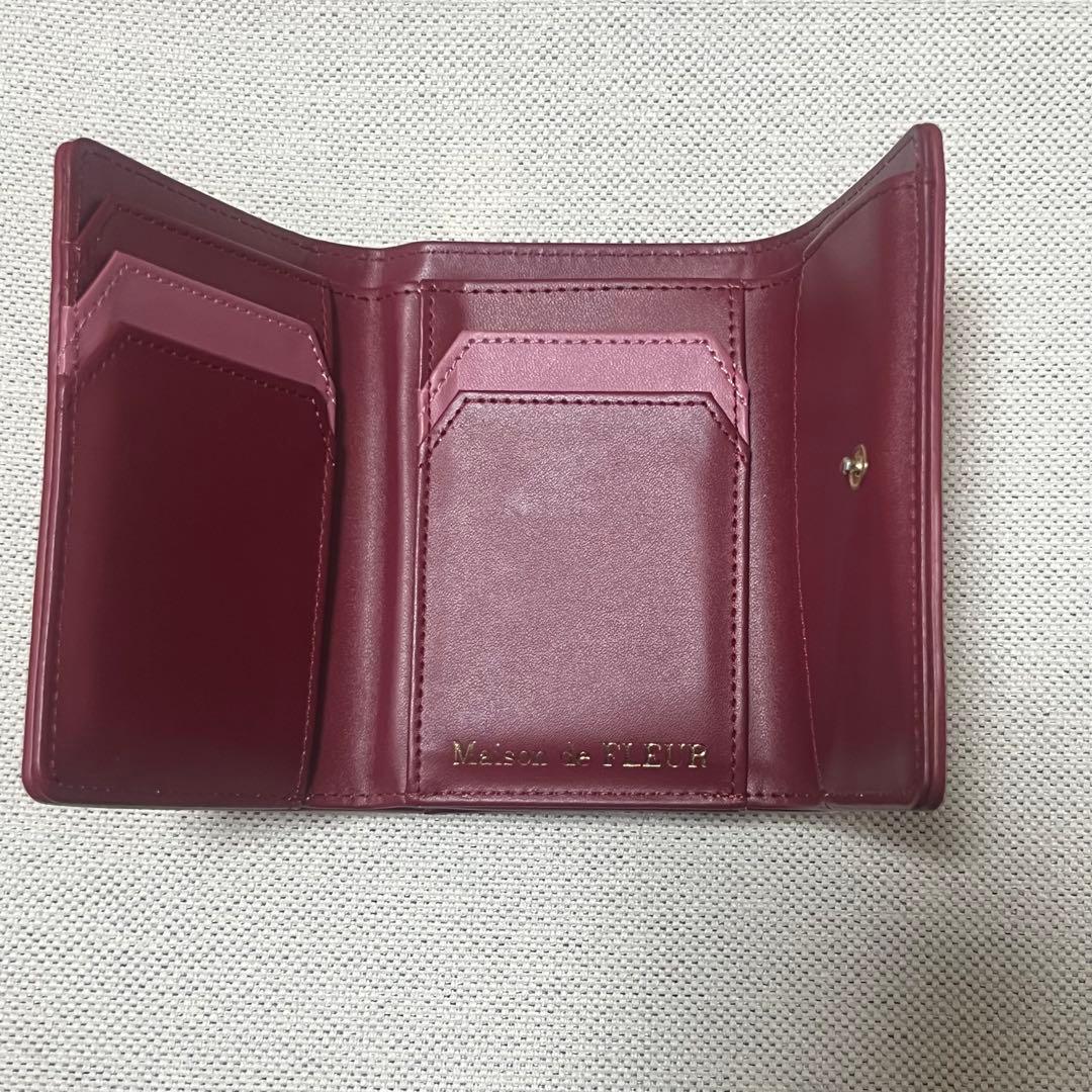 メゾンドフルール　チェリー柄ウォレット　アイボリー