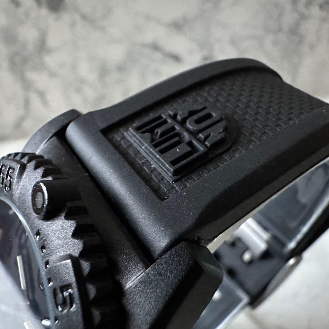 美品 Luminox ルミノックス ブラックアウト 7050 SERIES