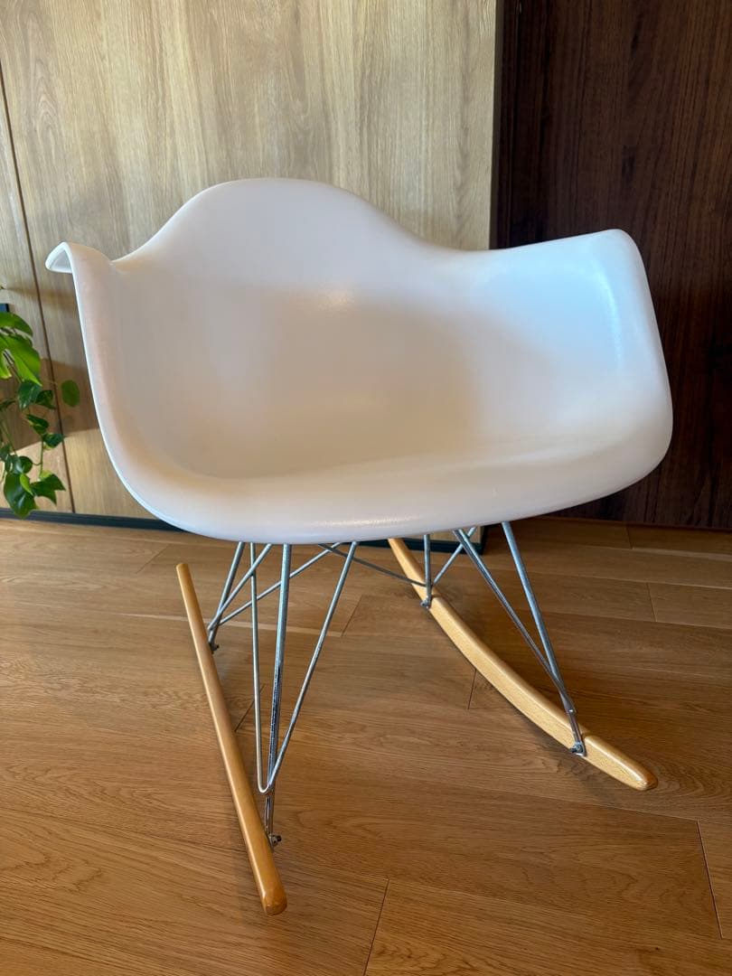 イームズ　Eames ロッキングチェア　リプロダクト　ホワイト