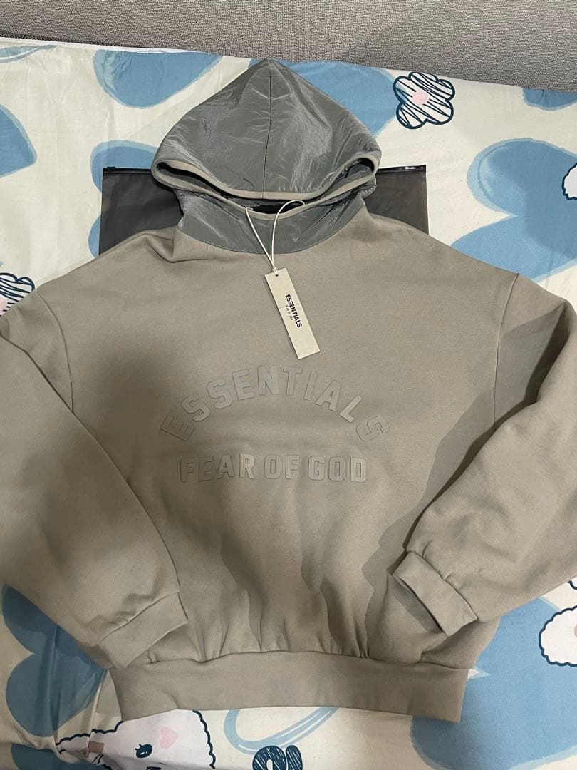 ESSENTIALS FEAR OF GOD グレー フーディ価格28600円