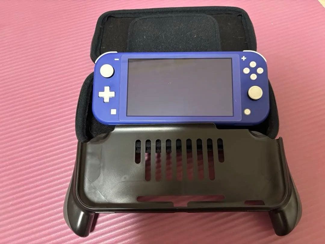 Nintendo Switch Lite ブルー本体　ケース・グリップ付き