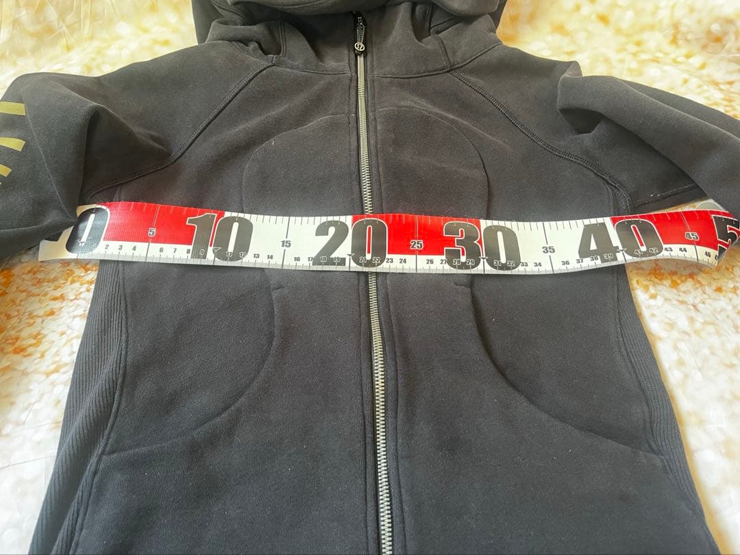 超希少✨ルルレモン限定ロゴ入り スキューバーフーディパーカーサイズ4