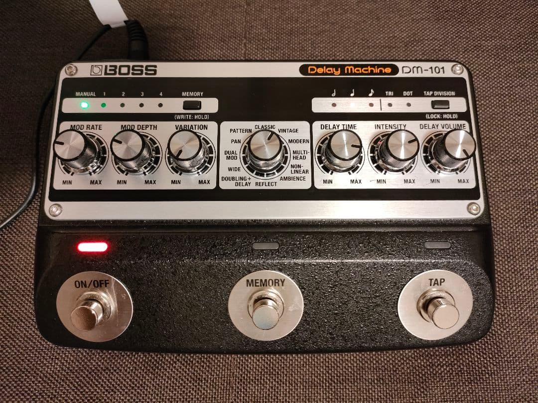 ギター BOSS DM-101 Delay Machine