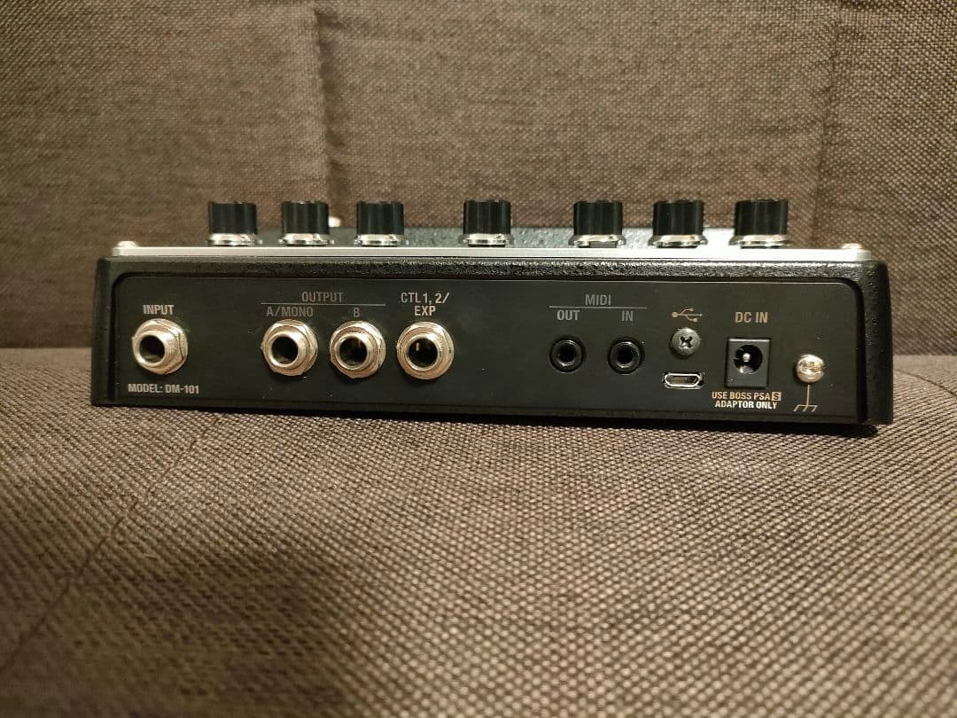 ギター BOSS DM-101 Delay Machine