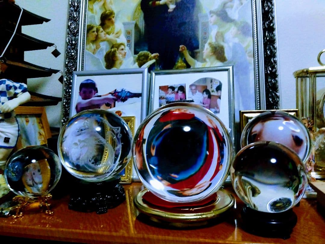 超綺麗＆超豪華.特大.水晶玉の置物.直径11センチ位.木製台座付きます