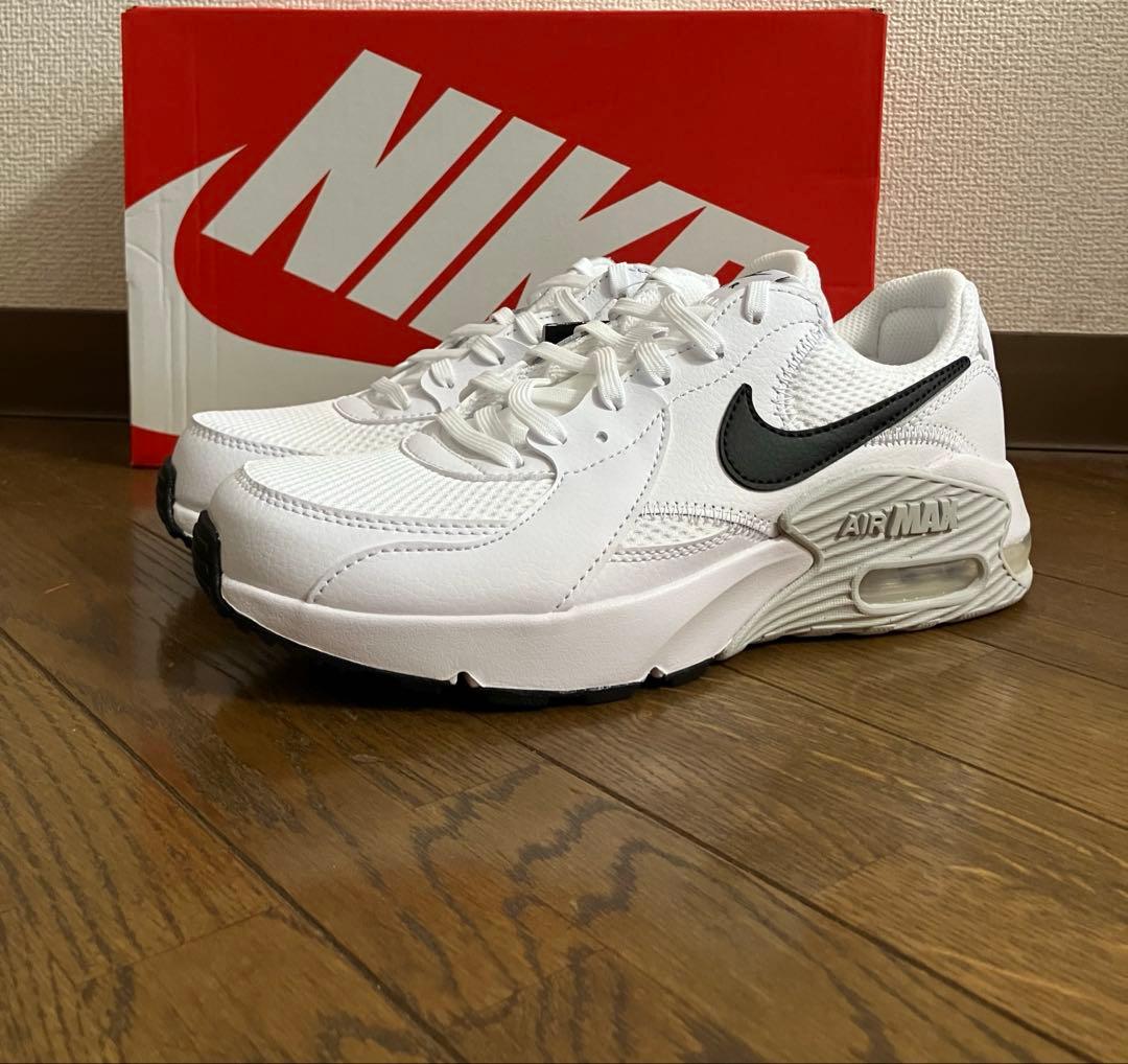 23.5cm ナイキ エアマックス エクシー ホワイト&ブラックカラー