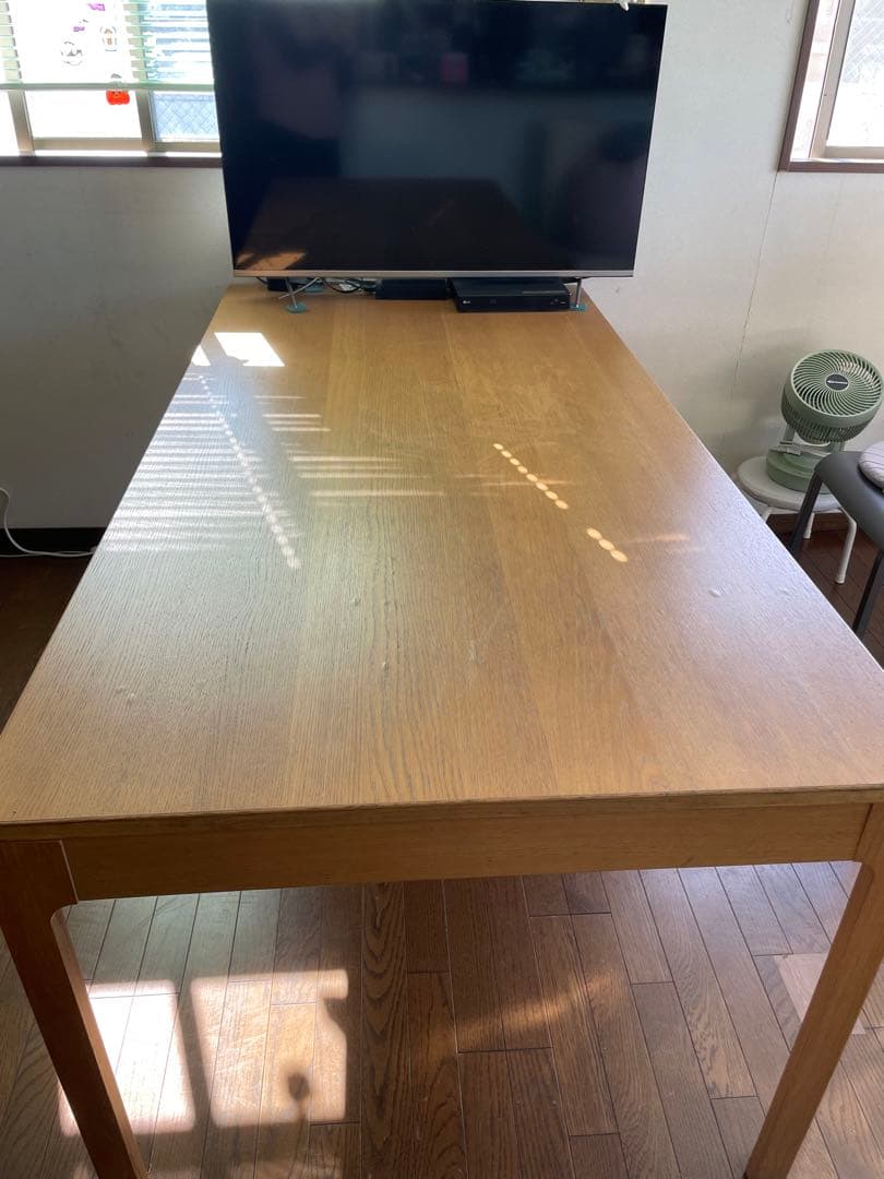 IKEAエーケダーレンダイニングテーブル