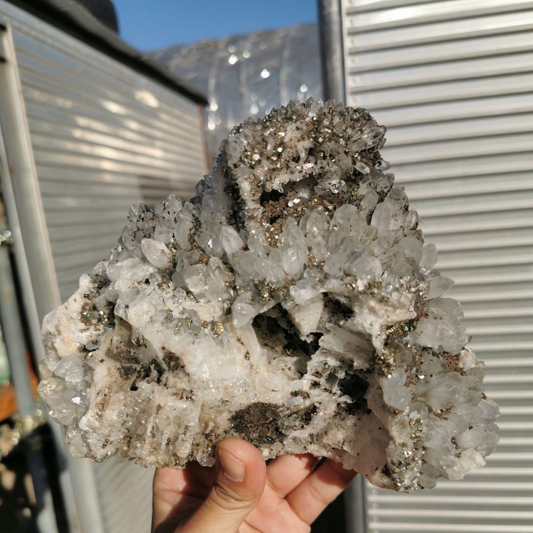 水晶&パイライトクラスター　2.3キロ　鑑賞石　石　置物　オブジェ　インテリア